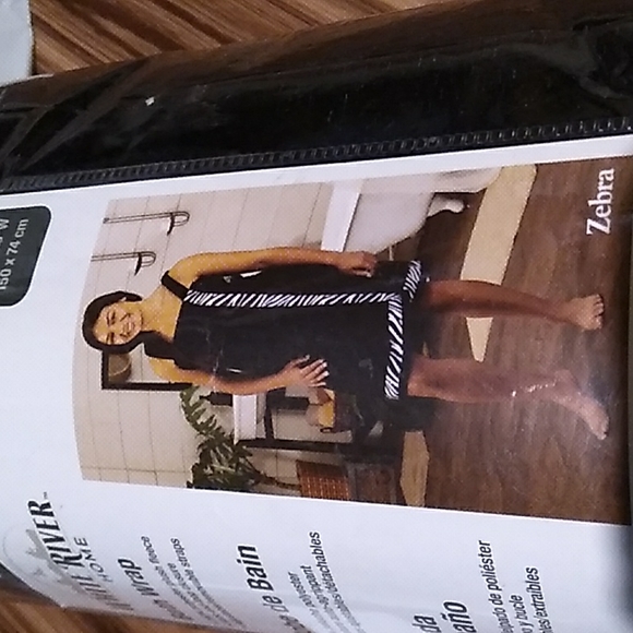 Zebra Print Wrap New in the Bag - Picture 10 of 10